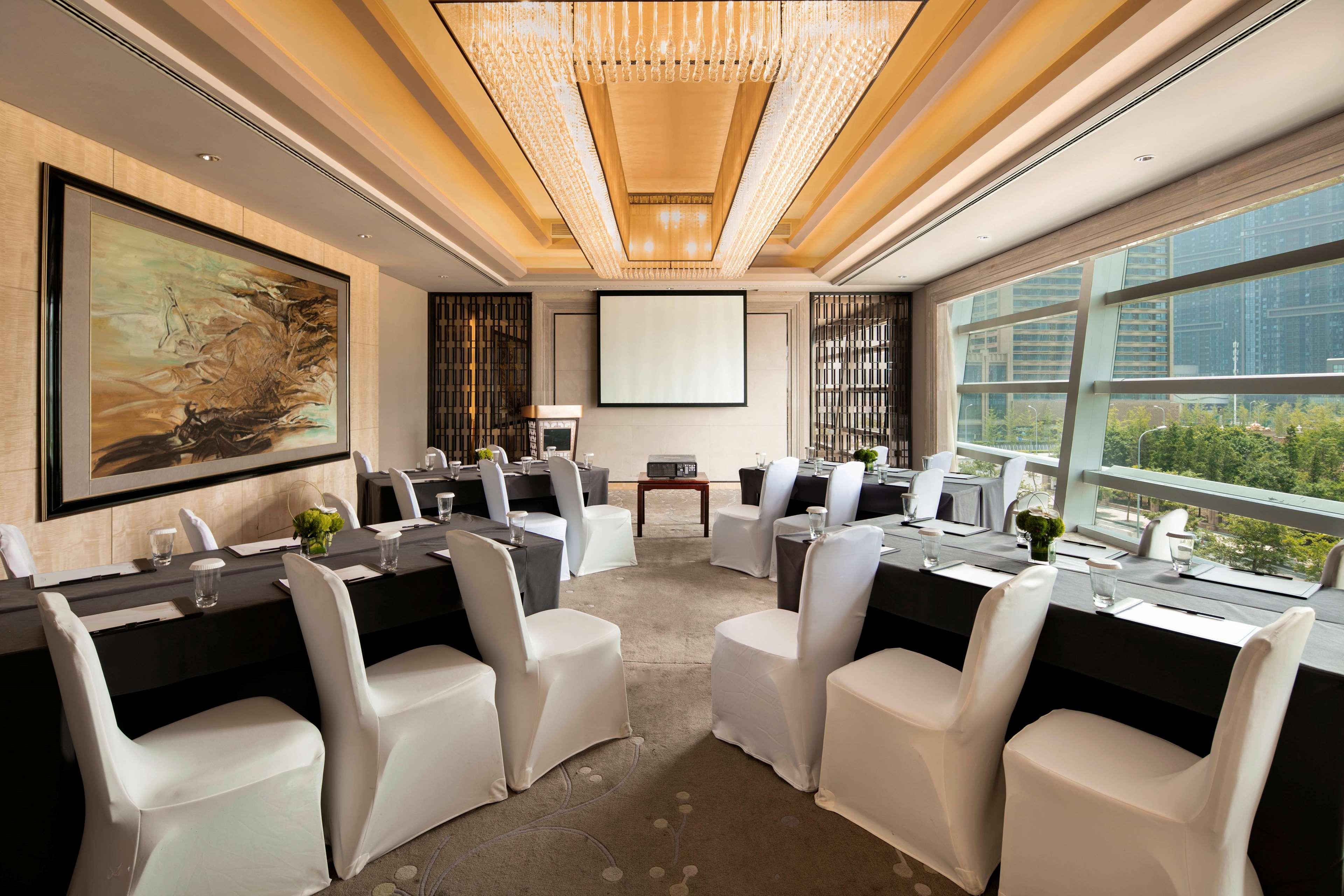 Hotel Hilton Dalian Exterior foto