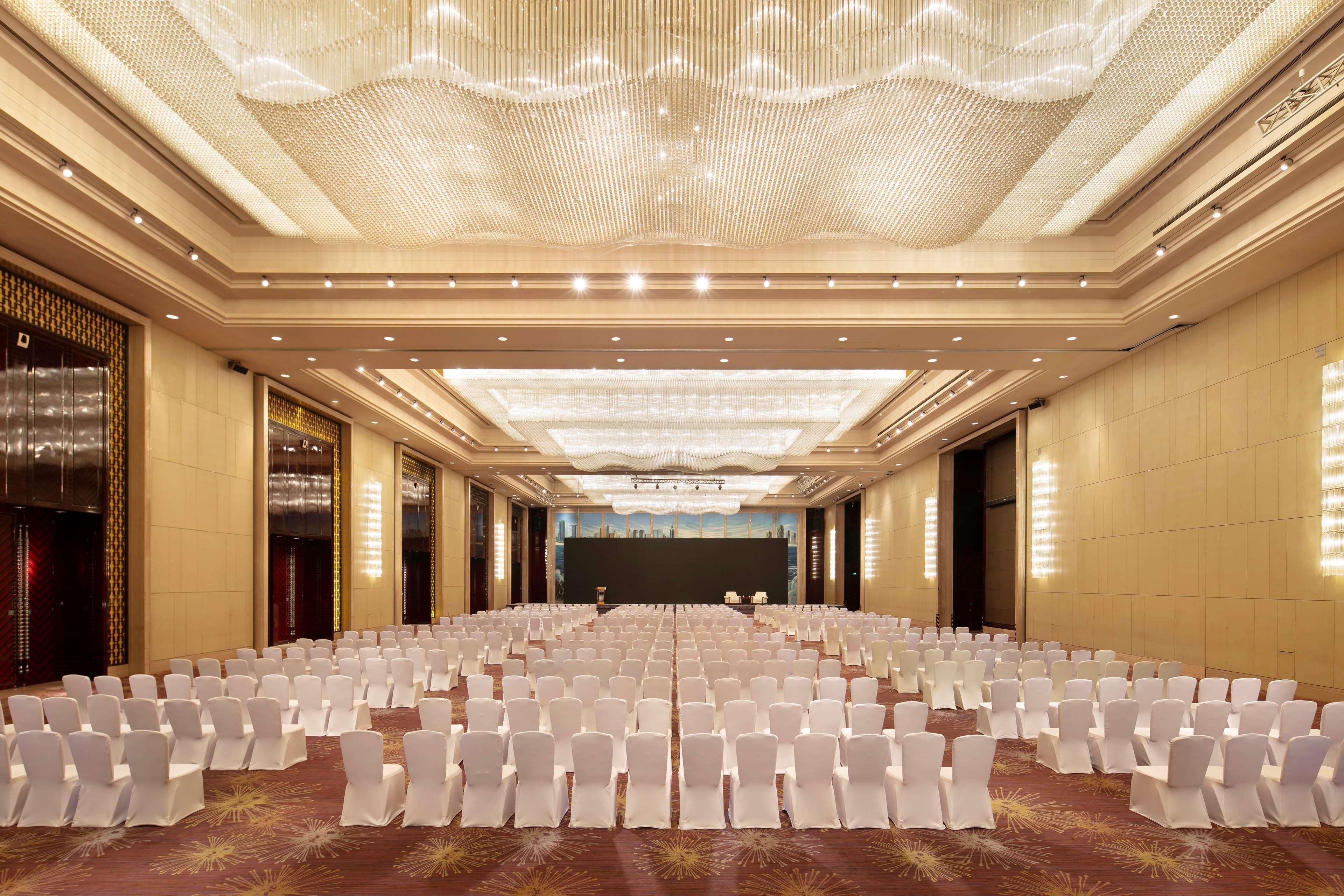 Hotel Hilton Dalian Exterior foto